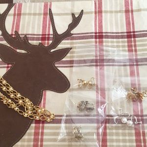 💎Fashion Fun💎 1 Pair Napier Twist Screw Earrings